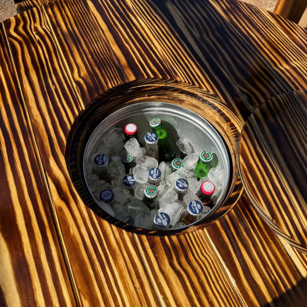 Mesa Cooler Rústica Peça Artesanal - Feita a Mão com Cooler Central Integrado