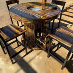 Mesa Cooler Rústica Peça Artesanal - Feita a Mão com Cooler Central Integrado